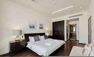 2 BD Tiara Palm Views Beach Pool Amazing Views