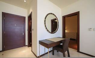 2 BD Tiara Palm Views Beach Pool Amazing Views