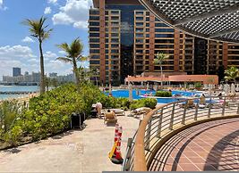 2 BD Tiara Palm Views Beach Pool Amazing Views