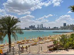 2 BD Tiara Palm Views Beach Pool Amazing Views