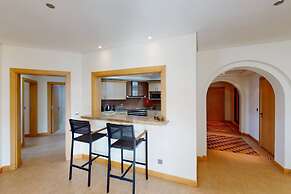 Al Dabas Beach Views 3BD Sleeps 6 Beachfront