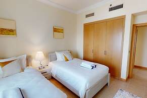 Al Dabas Beach Views 3BD Sleeps 6 Beachfront