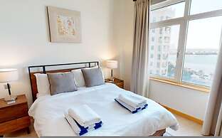 Al Dabas Beach Views 3BD Sleeps 6 Beachfront