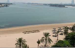 Al Dabas Beach Views 3BD Sleeps 6 Beachfront