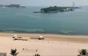 Al Dabas Beach Views 3BD Sleeps 6 Beachfront