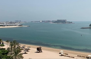 Al Dabas Beach Views 3BD Sleeps 6 Beachfront