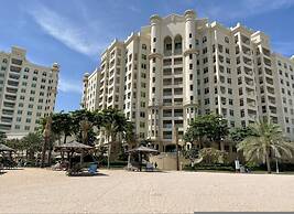 Al Dabas Beach Views 3BD Sleeps 6 Beachfront