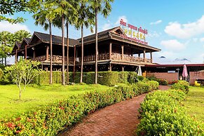 Lisha Grand Hotel C Vangvieng