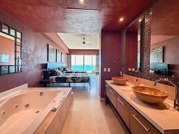 Tranquil Tides Oceanfront Family Oasis