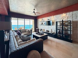 Tranquil Tides Oceanfront Family Oasis