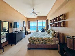 Tranquil Tides Oceanfront Family Oasis