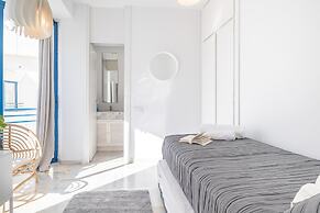 Marbella Pool House Ph24 on sea Shore