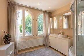 Life View Luxury Apartment