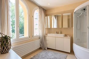 Life View Luxury Apartment