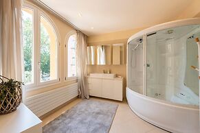 Life View Luxury Apartment