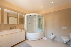Life View Luxury Apartment