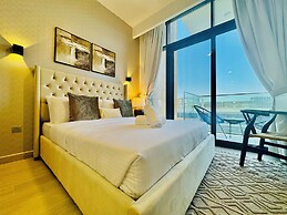 Venduras - Chic Studio in Azizi Riviera