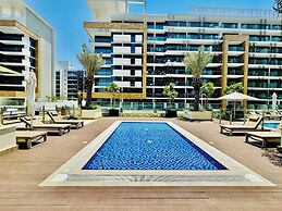 Venduras - Chic Studio in Azizi Riviera