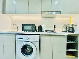 Venduras - Chic Studio in Azizi Riviera