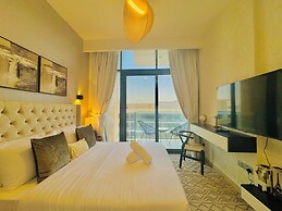 Venduras - Chic Studio in Azizi Riviera