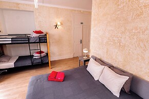 Guest House Residencial REAL