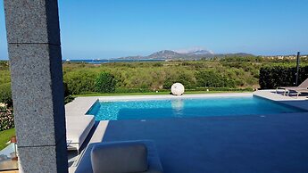 Villa Blue Sphere by Wonderful Italy
