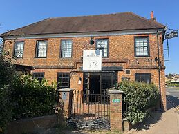 OYO The Greyhound Inn