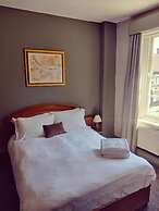 OYO The Greyhound Inn