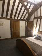 OYO The Greyhound Inn