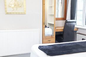 OYO Meadows Way Guest House