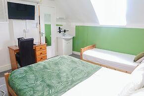 OYO Meadows Way Guest House