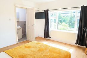 OYO Meadows Way Guest House