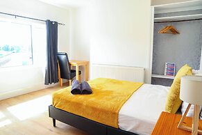 OYO Meadows Way Guest House
