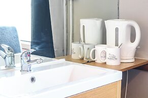 OYO Meadows Way Guest House