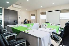 BeWow Hotel Querétaro