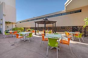 BeWow Hotel Querétaro