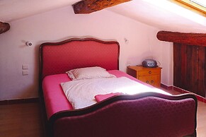 Cozy Noves Home With Pool Access