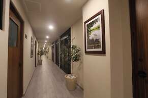 EVERGLADES SUITES