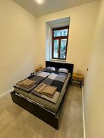 1 Bed Flat - Sleeps 2 - Pets - Smoking on Terrace