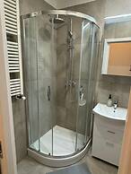 1 Bed Flat - Sleeps 2 - Pets - Smoking on Terrace