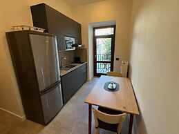 1 Bed Flat - Sleeps 2 - Pets - Smoking on Terrace