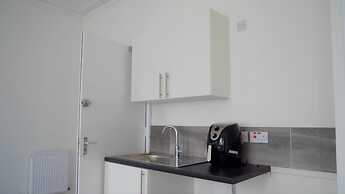 Cosy & Modern 1 Bed Studio