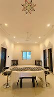 Hotel mountain palace Udaipur