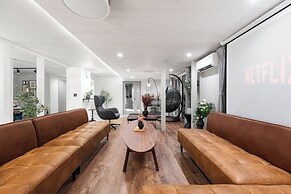 THE ELYSIAN RETREAT