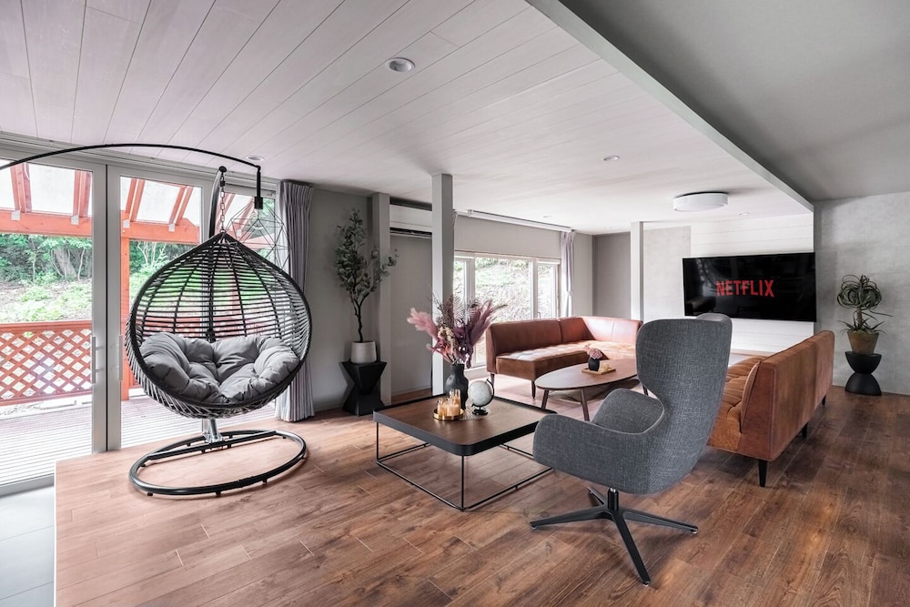 THE ELYSIAN RETREAT