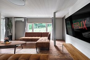 THE ELYSIAN RETREAT