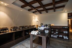 Alt Life Luxe Himalayan Crown Mcelodganj