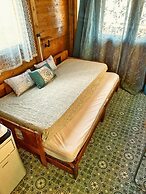 Nature Lovers Cabin- Hottub- Privacy & Serenity