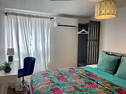 Jaune Hôtel Boutique
