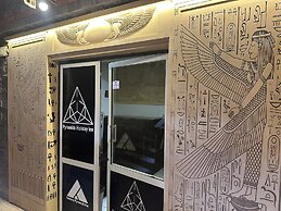 Pyramids History Inn